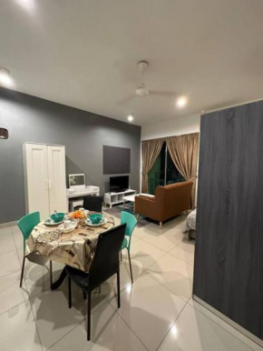 cozy cybersqaure with wifi free parkin & netflix109